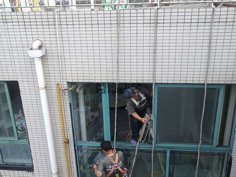 南充高坪區(qū)門窗維修服務_高坪區(qū)門窗維修報價_南充高坪區(qū)門窗維