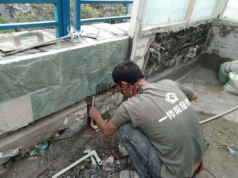 頂樓漏水怎么辦？怎樣進行屋頂漏水維修？(圖3)