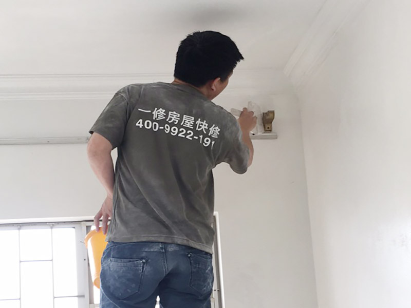 昆明墻面刮大白翻新一般怎么收費 