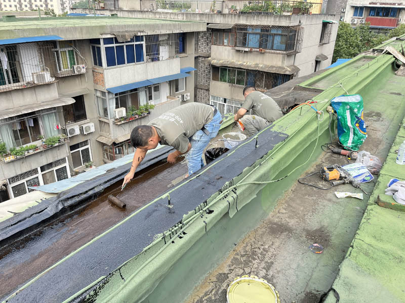 先做屋面防水還是先做外墻