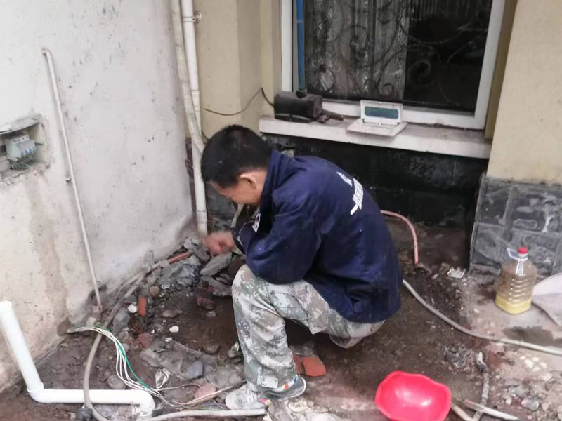 廚房地板漏水不砸地板磚怎么處理