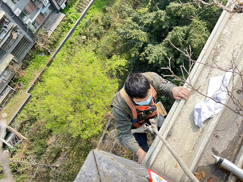 舊瓦房屋頂改造翻新的施工費(fèi)用大概是多少