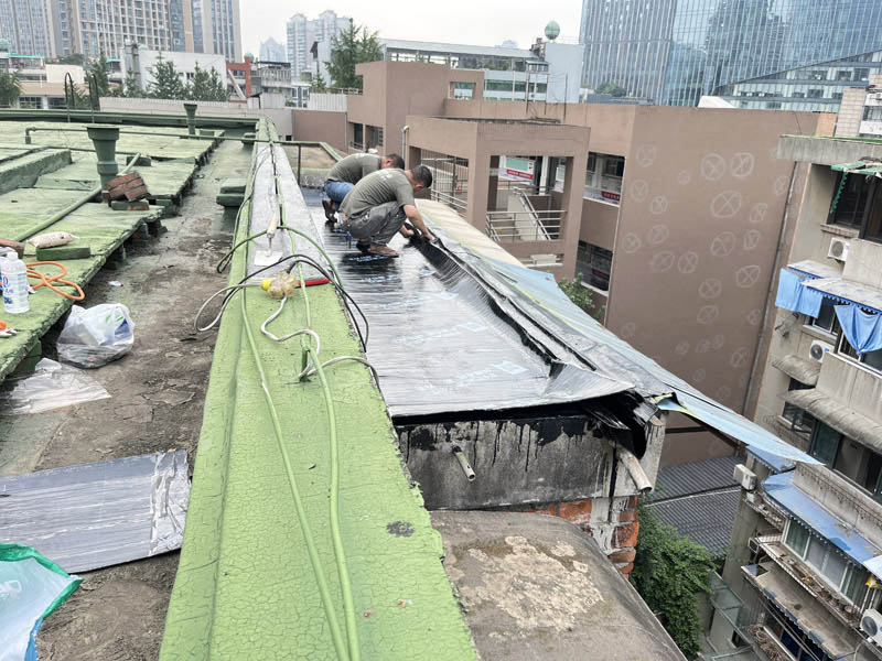 室內(nèi)屋頂漏水的永久處理方法