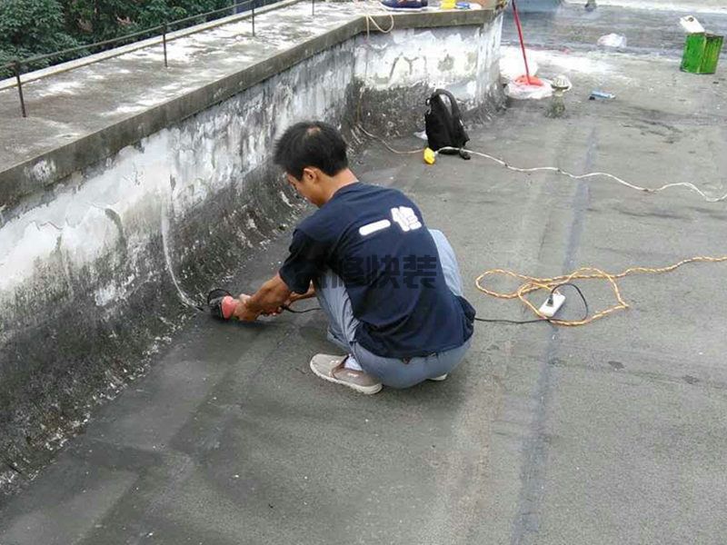 漢陽區(qū)馬桶漏水怎么辦_武漢漢陽區(qū)廁所坐便器漏水維修公司(圖1)