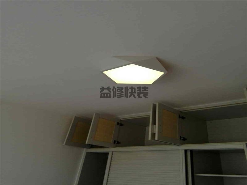 led燈通電后一閃一閃，led燈通電后一閃一閃原因是什么,怎么維修？(圖1)
