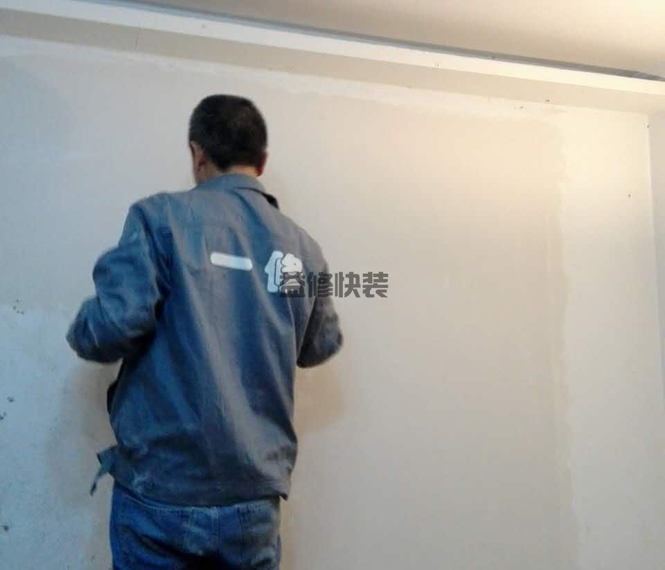 舊房墻面修補(bǔ)刷漆步驟，如果請人刷漆多少錢一平方合適呢？(圖4)