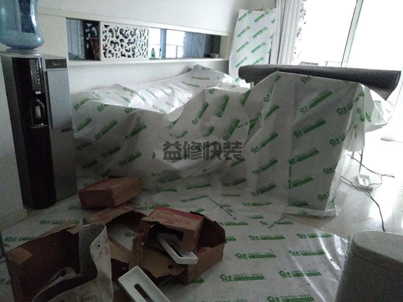 衛(wèi)生間敲掉地磚重鋪很費(fèi)錢(qián)嗎,在瓷磚上貼瓷磚其實(shí)也是可以的(圖1)