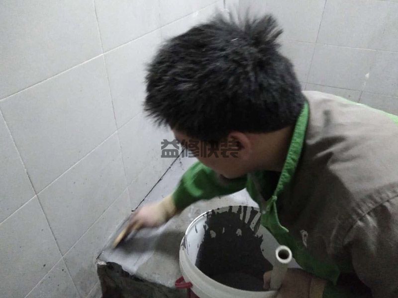二手房廚房衛(wèi)生間翻新麻煩嗎,改造水管線路安置在設計麻煩