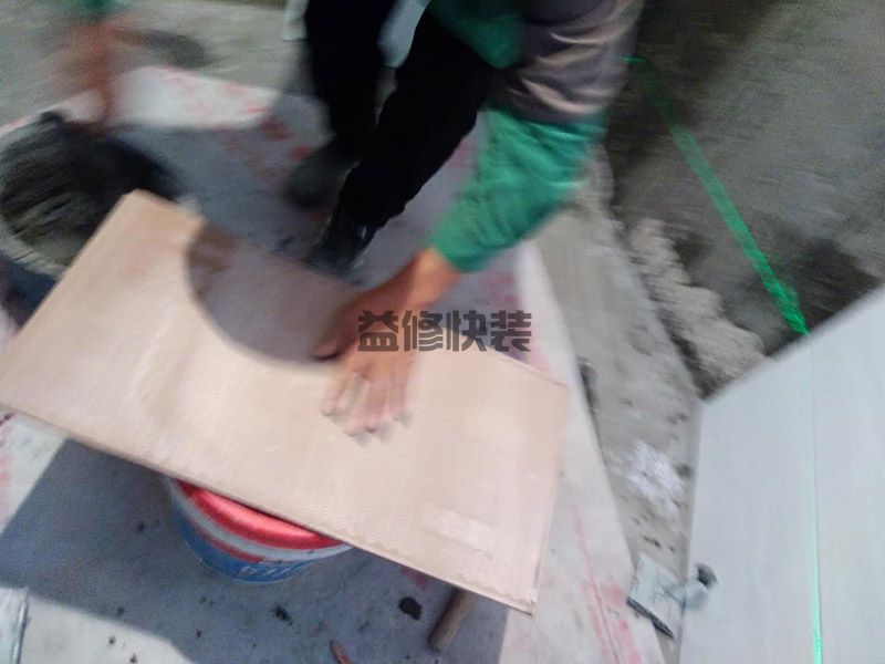 廁所不拆瓷磚能翻新嗎,批抹完畢后就可以直接貼新瓷(圖1)