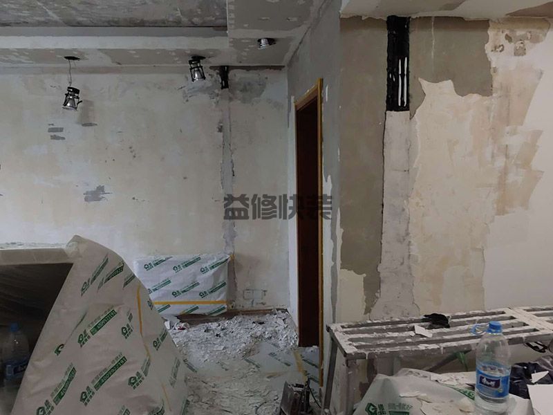 舊房怎么刷乳膠漆, 墻面裝修刷乳膠漆后多久能住，原來這么多講究(圖2)