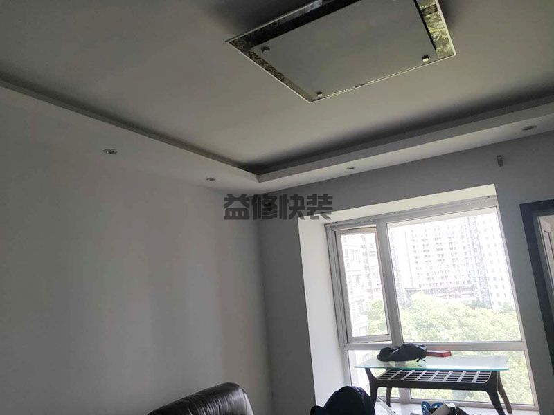 斷橋鋁窗上面掉了怎樣修理,檢查絞鏈或合頁(yè)是否有松動(dòng)