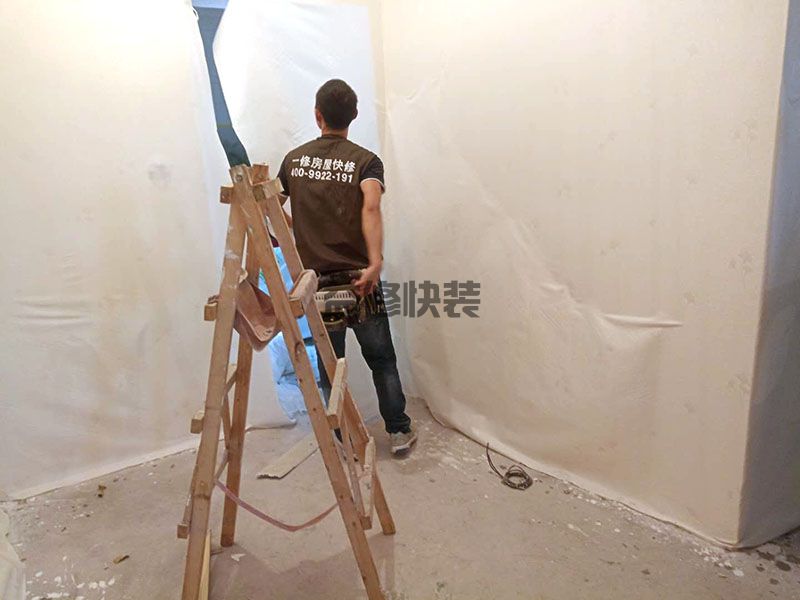 舊房貼墻布前的墻面處理你做對(duì)了嗎，貼墻布的步驟與方法了解下(圖2)