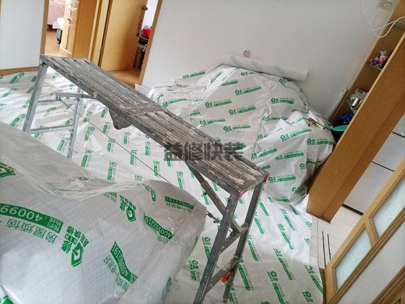 德陽(yáng)廣漢市客廳頂部鏟除重做,廚房改造(圖1)