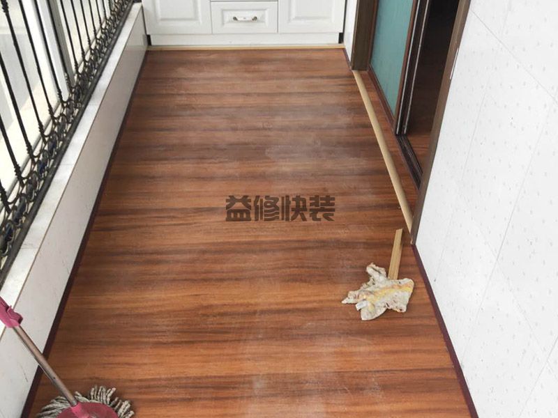 贛州章貢區(qū)陽(yáng)臺(tái)地板鋪貼維修,客廳改造,門窗安裝(圖2)