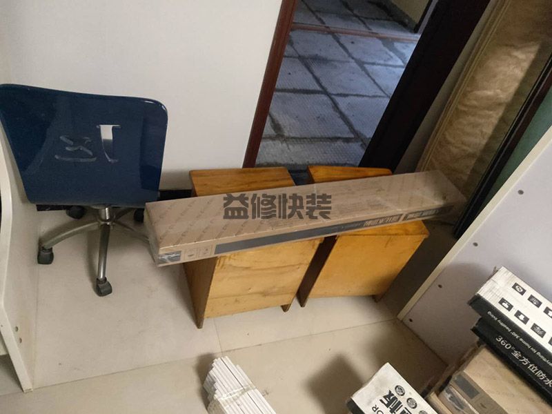 贛州章貢區(qū)陽(yáng)臺(tái)地板鋪貼維修,客廳改造,門窗安裝(圖3)