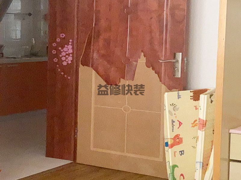 成都木門(mén)維修價(jià)格是多少-成都木門(mén)維修的方法-成都木門(mén)維修上門(mén)服務(wù)(圖1)
