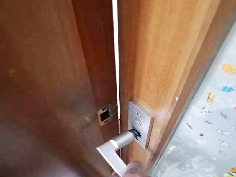 木門維修服務公司哪家好_木門安裝維修收費情況_木門安裝維修師傅哪家好(圖3)