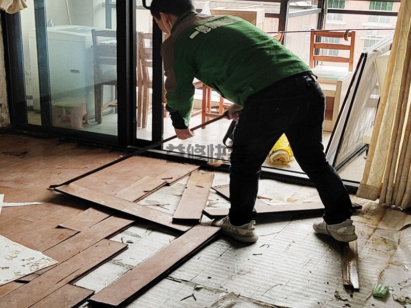 地板維修怎么收費_地板維修安裝上門服務_地板維修安裝如何找工