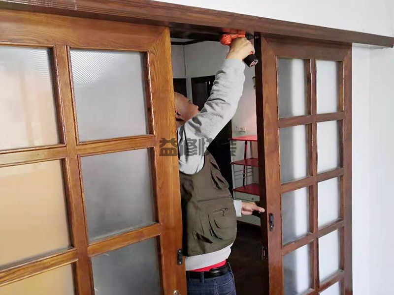 洛陽(yáng)孟津縣推拉門(mén)維修,舊房改造,墻面粉刷(圖2)