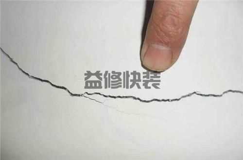 室內(nèi)墻體裂縫太難看如何拯救，墻體裂縫修補方案