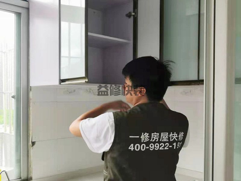 天津?qū)氎鎱^(qū)廚房翻新完工,水管維修,櫥柜安裝(圖2)
