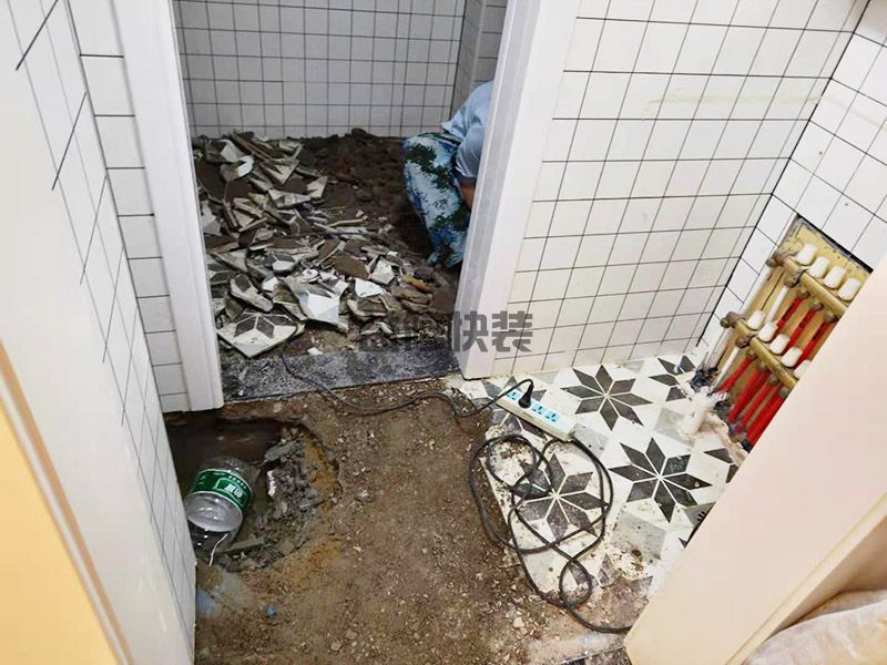 天津北辰區(qū)衛(wèi)生間拆地磚漏水維修,舊房翻新,瓷磚維修(圖2)