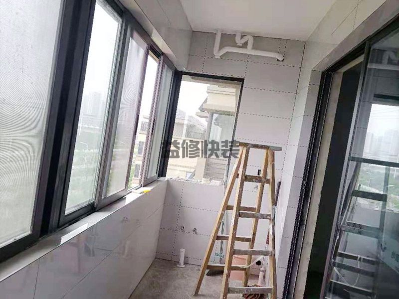 天津紅橋區(qū)陽臺(tái)貼磚翻新,局部翻新,瓷磚鋪貼