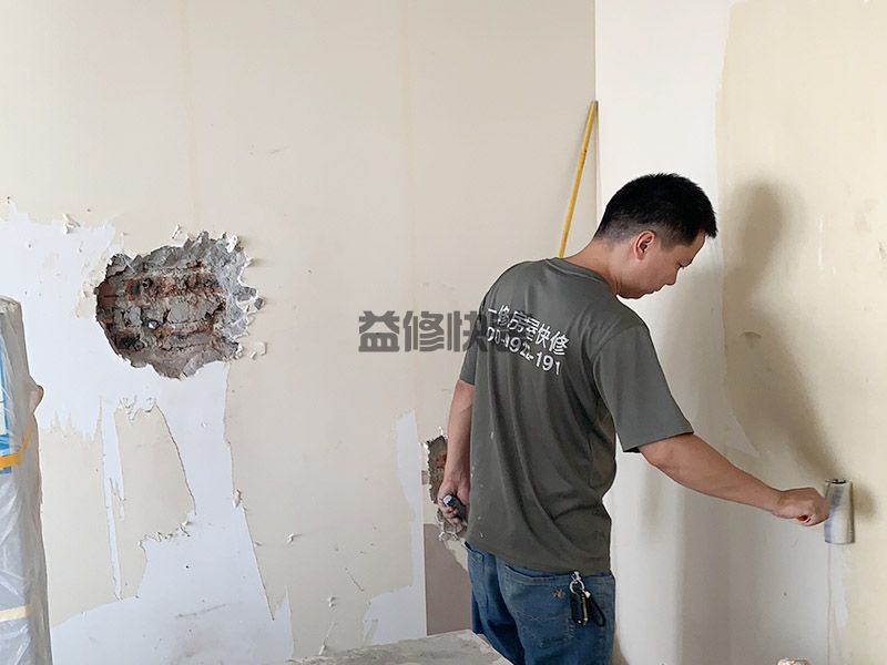 天津河西區(qū)舊墻撕墻紙滾涂沾水,房屋翻新,墻面粉刷(圖4)
