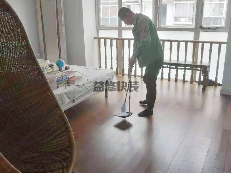 地板為什么會(huì)起拱？復(fù)合地板表面修復(fù)技巧(圖1)